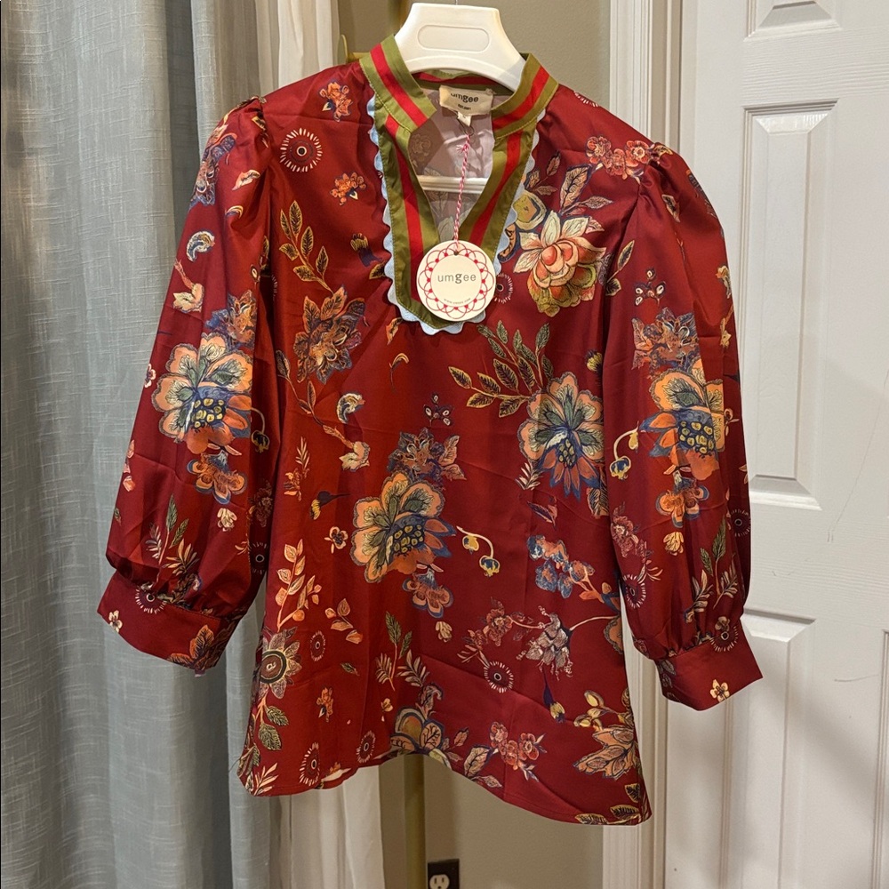 NEW Umgee Burgundy Floral Blouse with Red Green Trim Sz M but fits small